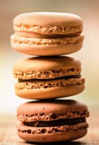 Macarons con ganache alla mandorla