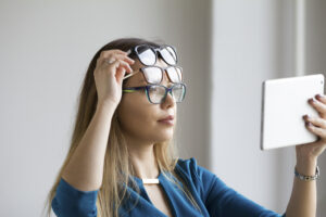 La salute visiva nella vita digitale: come proteggere gli occhi dallo schermo